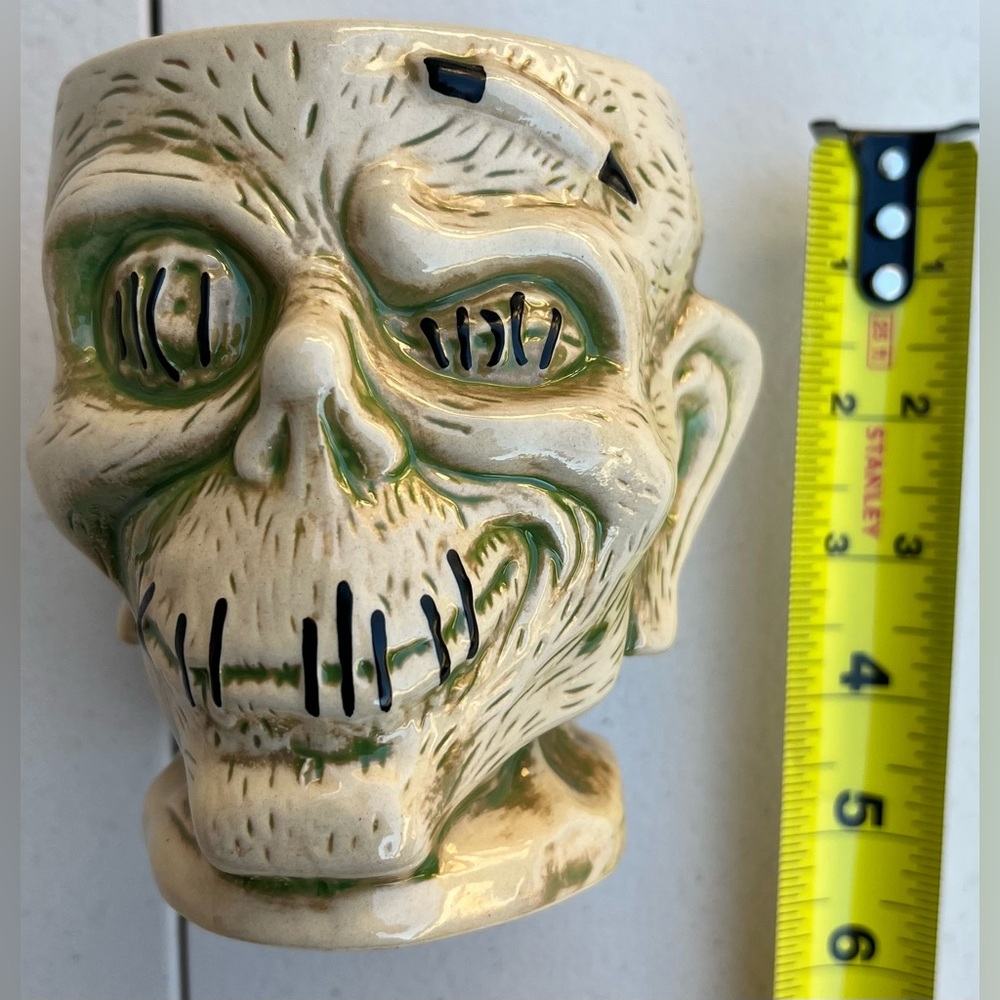 Disneyland Trader Sam’s Shrunken Zombie Head Tiki Mug 2nd Edition Unused - Picture 2 of 7